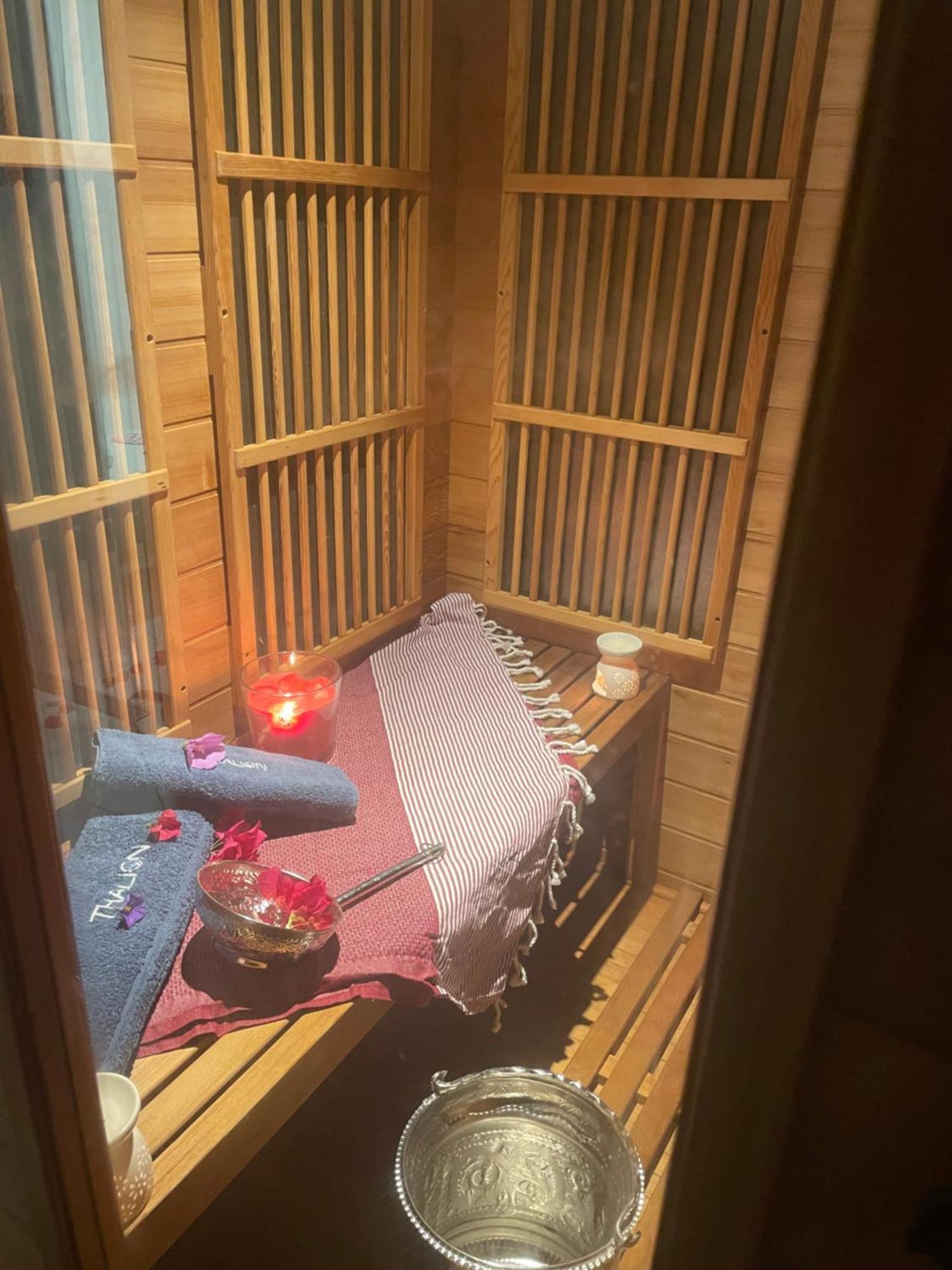 Houdarling Chalet Et Spa Hammam Jacuzzi Et Sauna Nîmes Kültér fotó