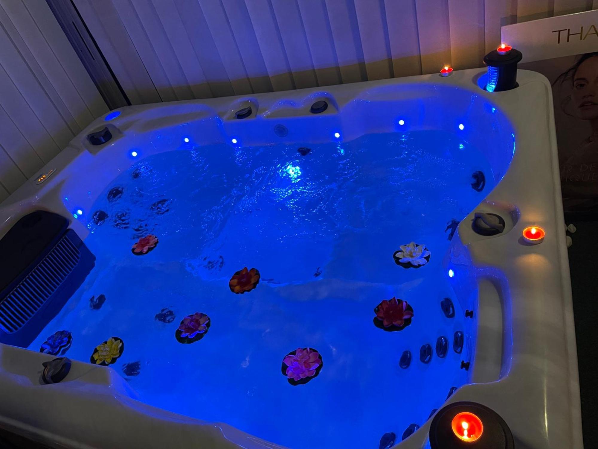 Houdarling Chalet Et Spa Hammam Jacuzzi Et Sauna Nîmes Kültér fotó