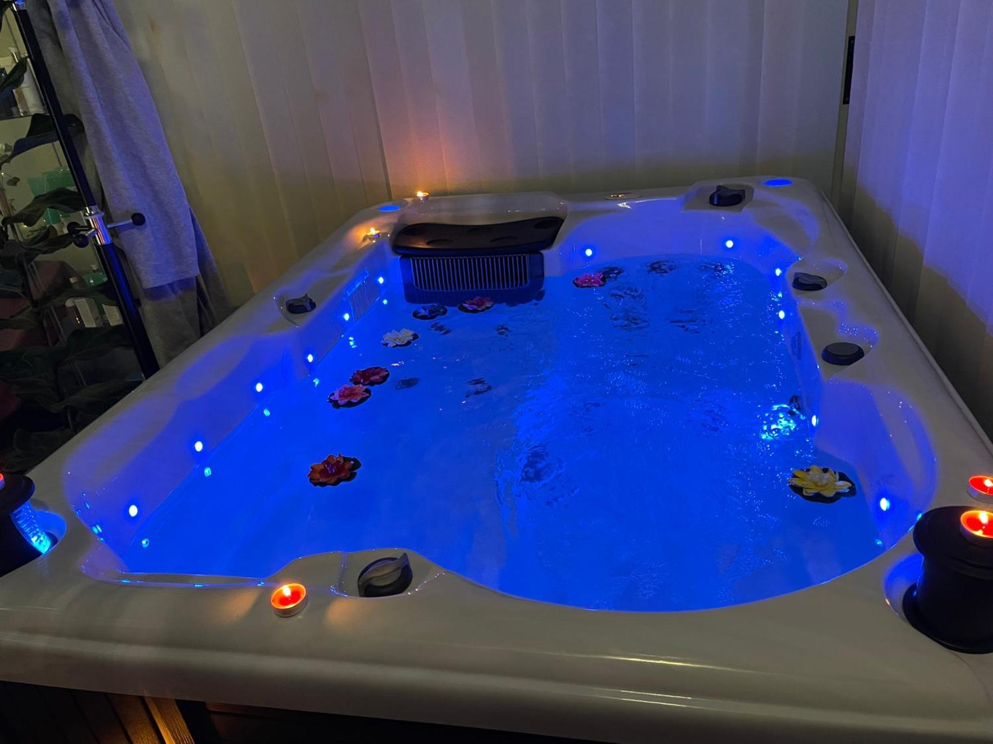 Houdarling Chalet Et Spa Hammam Jacuzzi Et Sauna Nîmes Kültér fotó